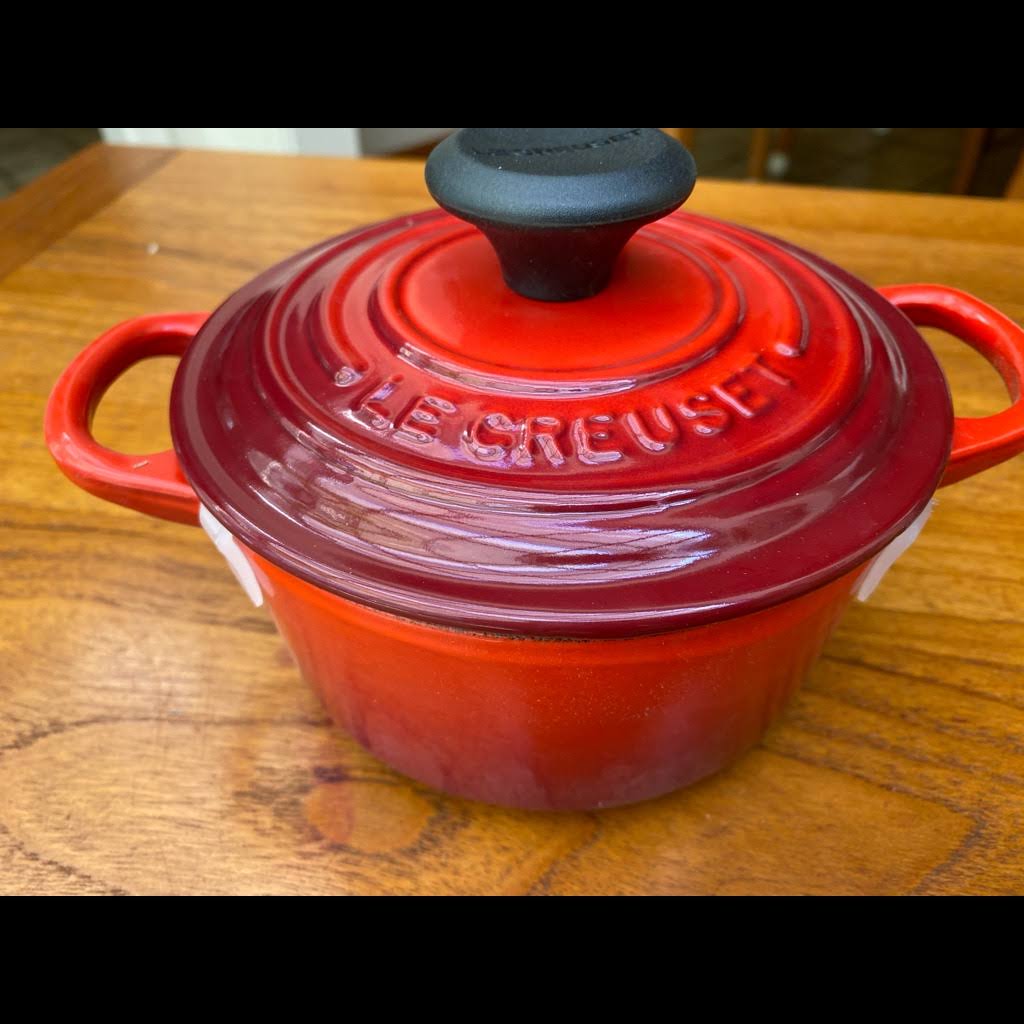 1-Quart Cast Iron Round Dutch Oven A811