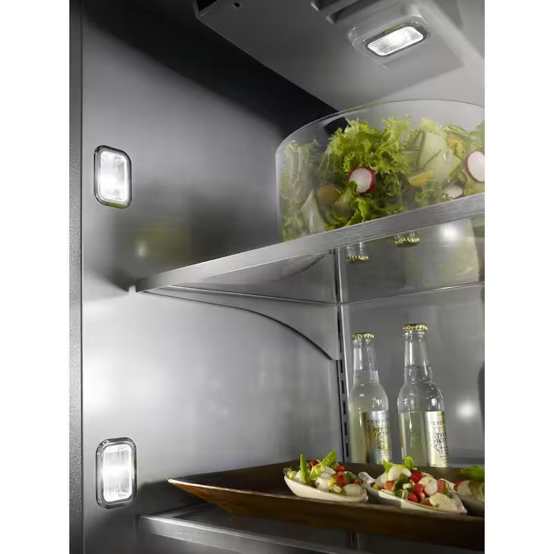 Built-In Bottom Freezer Refrigerator in Stainless Steel Y9172