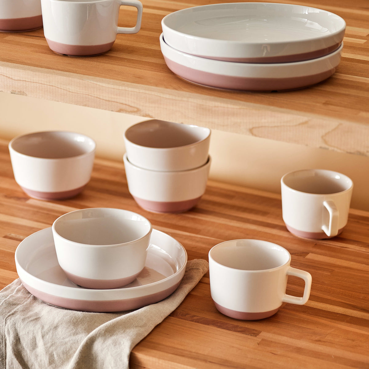 10-inch Porcelain Coupe Dinner Plate, Set of 4, Pink S603926